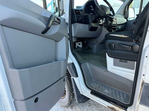 Used 2016 Freightliner Sprinter 2500 image 23