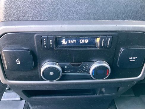 Used 2019 Ford Expedition XLT w/ Equipment Group 202A AWD/4WD image 30