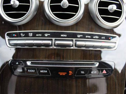 Used 2016 Mercedes-Benz GLC 300 4MATIC image 23