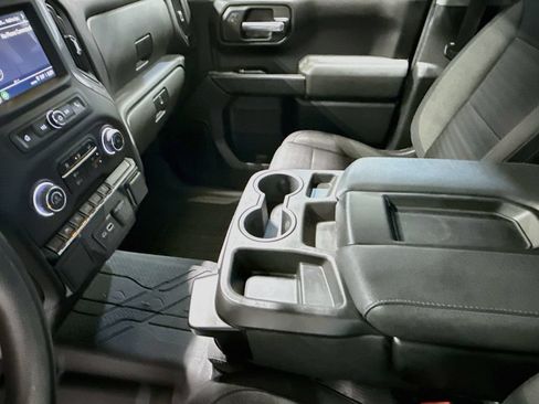 Used 2022 Chevrolet Silverado 1500 Custom AWD/4WD image 16