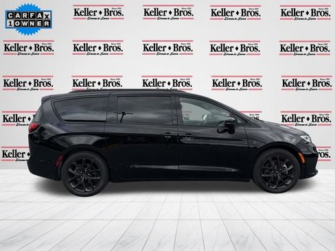 Used 2025 Chrysler Pacifica Limited FWD image 8