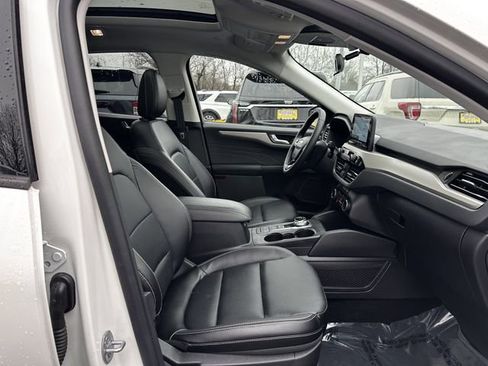 Certified 2022 Ford Escape SEL image 34