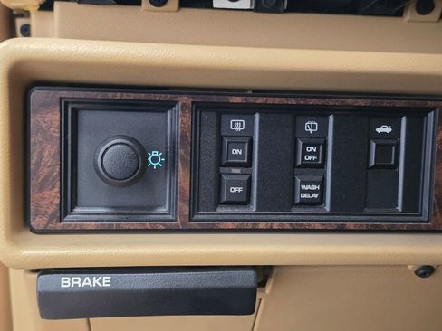 Used 1990 Dodge Grand Caravan LE image 73