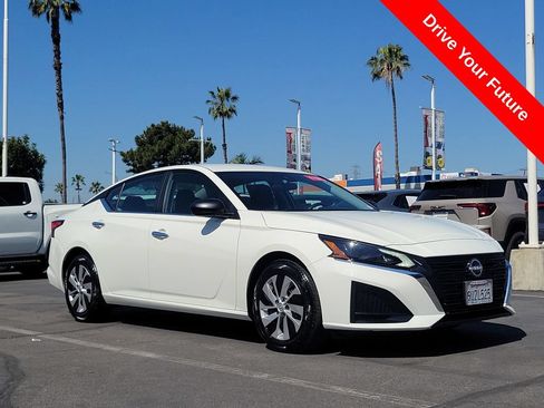 Used 2025 Nissan Altima 2.5 S FWD image 27