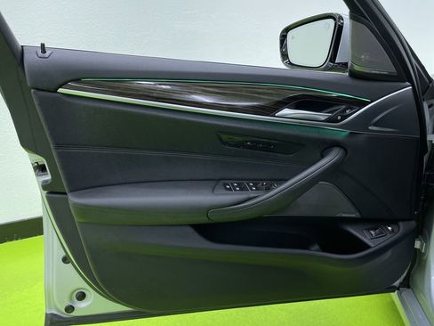 Used 2019 BMW 530e xDrive w/ Convenience Package image 16