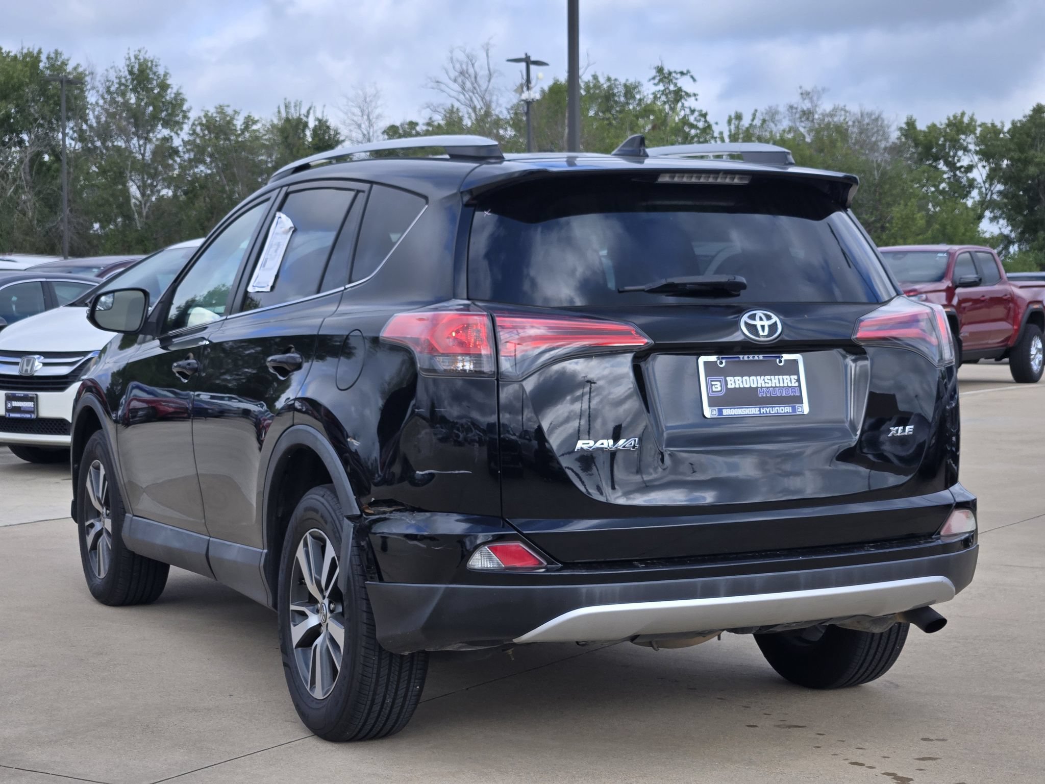 Used 2016 Toyota RAV4 XLE FWD image 8