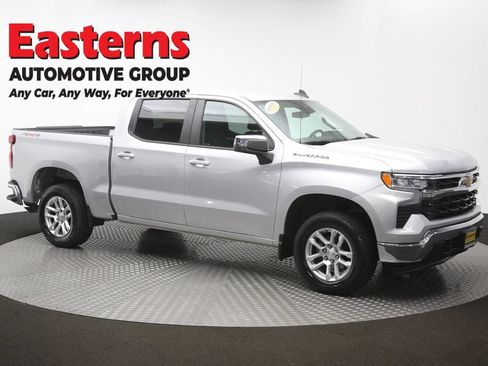 Used 2022 Chevrolet Silverado 1500 LT AWD/4WD image 50