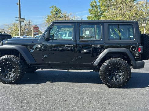 Used 2019 Jeep Wrangler Unlimited Sport AWD/4WD image 8