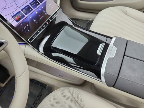 Used 2022 Mercedes-Benz EQS 450+ Sedan image 11