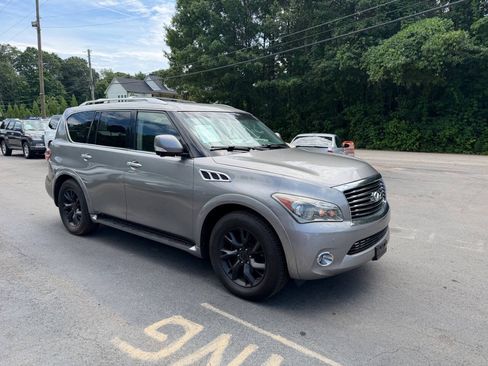 Used 2011 INFINITI QX56 4WD w/ Theater Pkg image 3