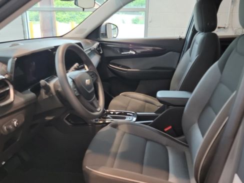 Used 2025 Chevrolet TrailBlazer LT AWD/4WD image 11