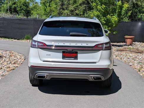 Used 2022 Lincoln Nautilus Reserve AWD/4WD image 4