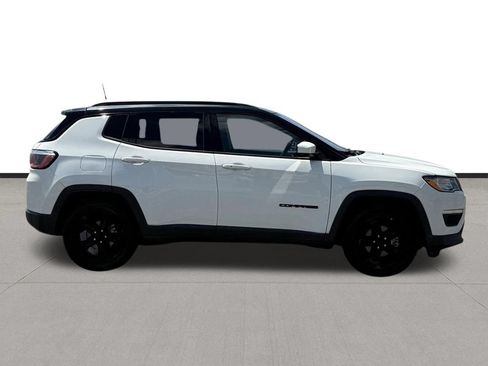 Used 2019 Jeep Compass Latitude FWD image 4
