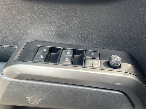 Used 2022 Toyota Tacoma TRD Off-Road AWD/4WD image 16