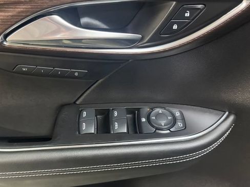 Used 2023 Buick Envision Avenir AWD/4WD image 12