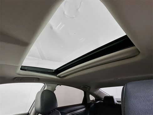 Used 2018 Honda Civic EX-L image 21