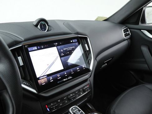 Certified 2023 Maserati Ghibli Modena RWD image 20