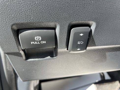 Used 2023 Ford F250 Lariat w/ Chrome Package image 32