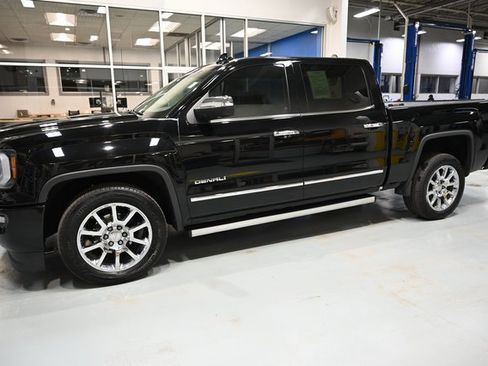 Used 2017 GMC Sierra 1500 Denali w/ Denali Ultimate Package image 7