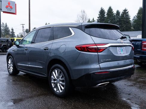 Used 2020 Buick Enclave Premium w/ Sun and Sites Package AWD/4WD image 4