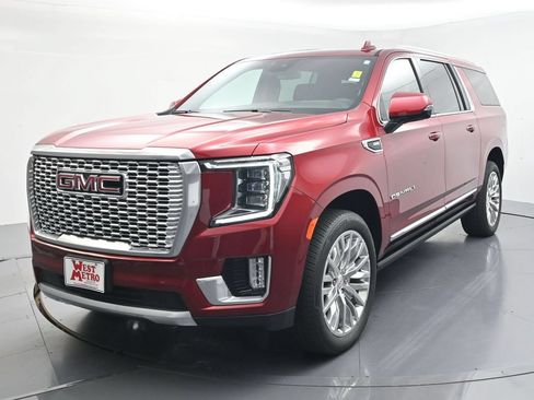 Used 2023 GMC Yukon XL Denali AWD/4WD image 2