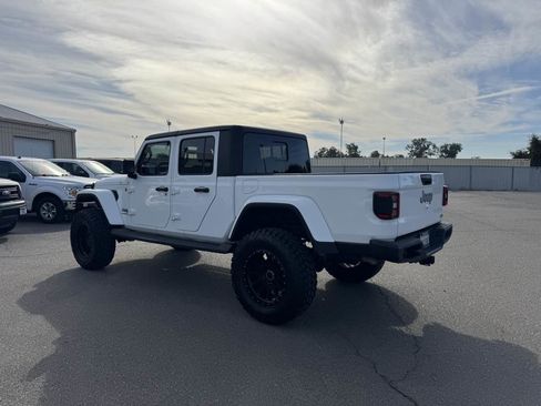 Used 2020 Jeep Gladiator Overland image 8