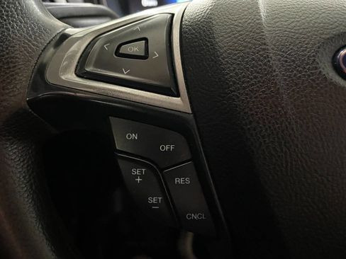 Used 2020 Ford Fusion SE image 38