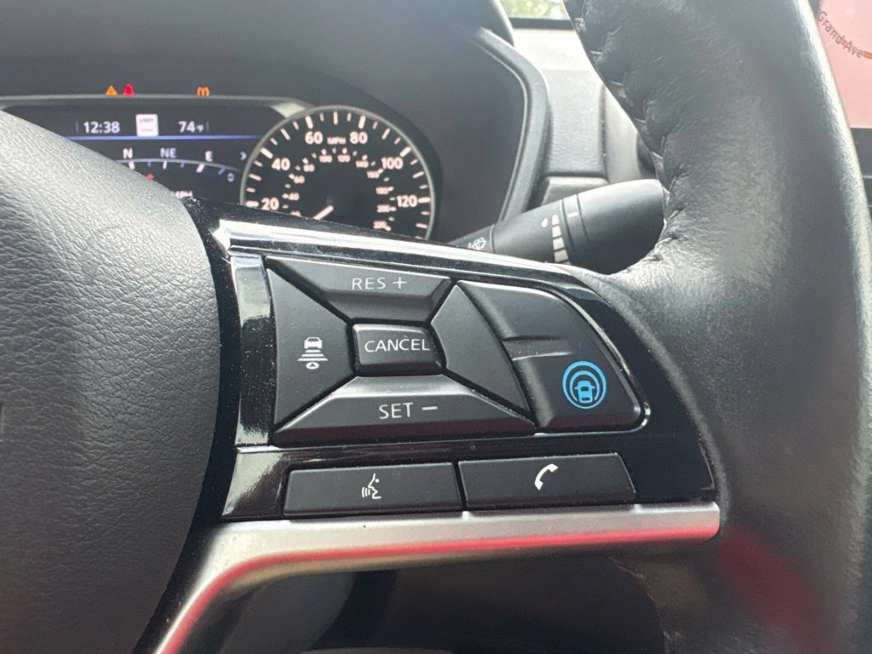 Used 2024 Nissan Altima 2.5 SV w/ SV Premium Package FWD image 9