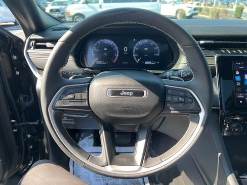 Used 2024 Jeep Grand Cherokee Altitude image 20