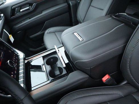 New 2026 GMC Yukon XL Denali w/ Sun & Power Step Package image 31