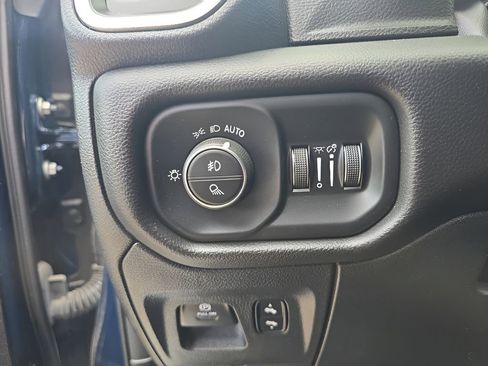 Used 2023 RAM 1500 Laramie AWD/4WD image 33
