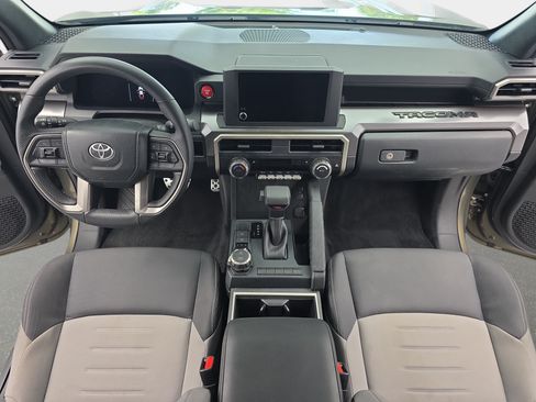 Used 2024 Toyota Tacoma TRD Sport AWD/4WD image 9