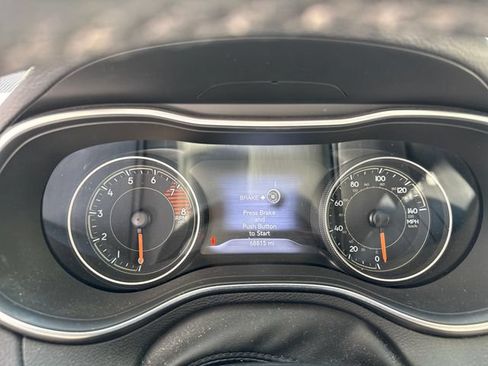 Used 2020 Jeep Cherokee Limited w/ Luxury Group AWD/4WD image 19