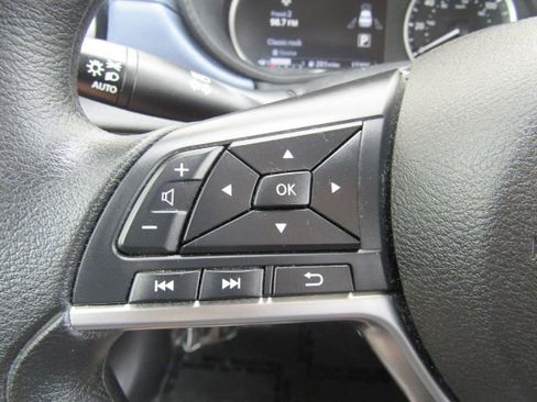 Used 2024 Nissan Versa SV image 31