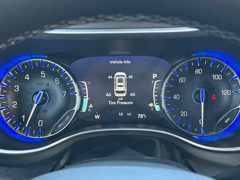 New 2027 Chrysler Pacifica Select FWD image 24