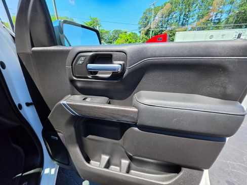 Used 2021 Chevrolet Silverado 1500 LTZ w/ LTZ Premium Package AWD/4WD image 15