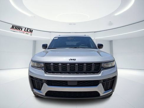 New 2026 Jeep Grand Cherokee L 4WD image 8