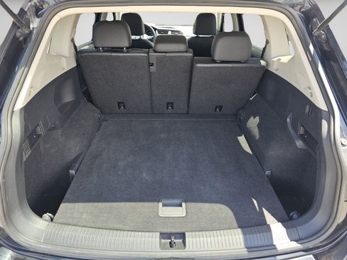Used 2019 Volkswagen Tiguan SE w/ Panoramic Sunroof Package AWD/4WD image 25