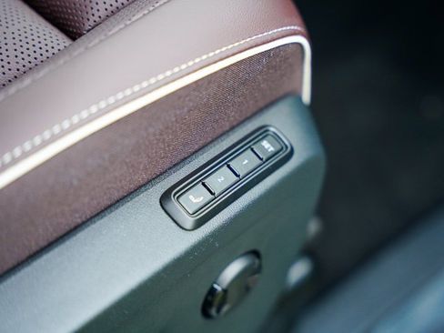 New 2025 Volkswagen ID. Buzz Pro S image 38