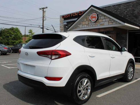 Used 2016 Hyundai Tucson SE w/ Option Group 02 FWD image 5