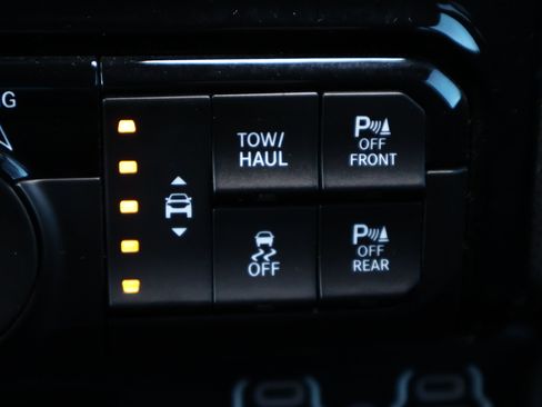 Used 2023 RAM 1500 Limited AWD/4WD image 3