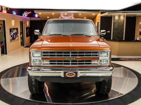 Used 1987 Chevrolet C/K Truck 2500 image 9