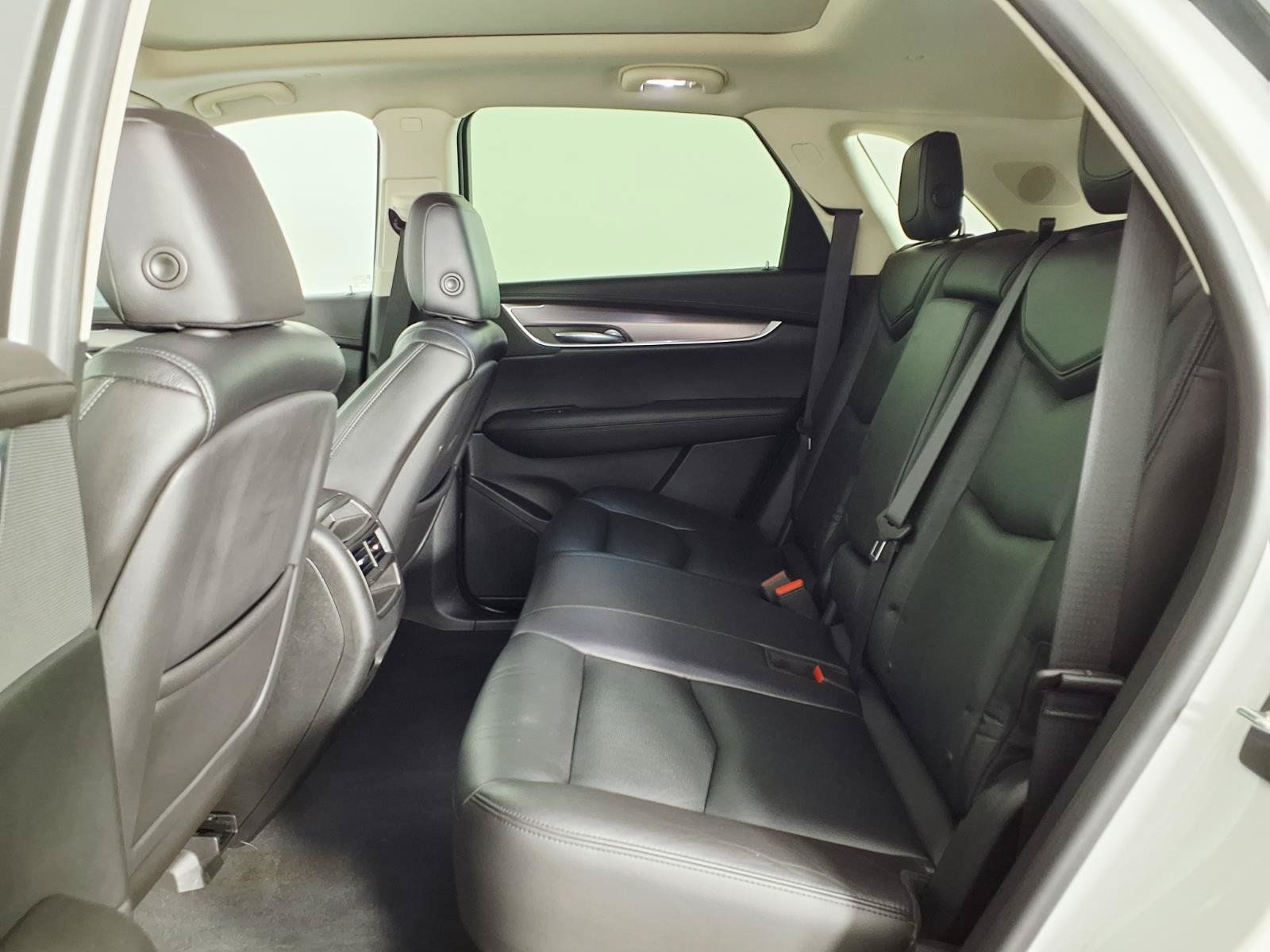 Used 2017 Cadillac XT5 Luxury FWD image 13