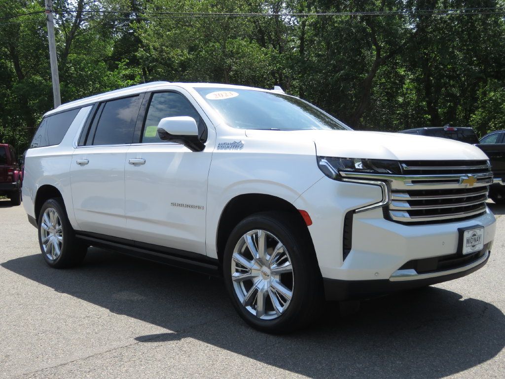 Used 2023 Chevrolet Suburban High Country w/ Premium Package 2 AWD/4WD image 3