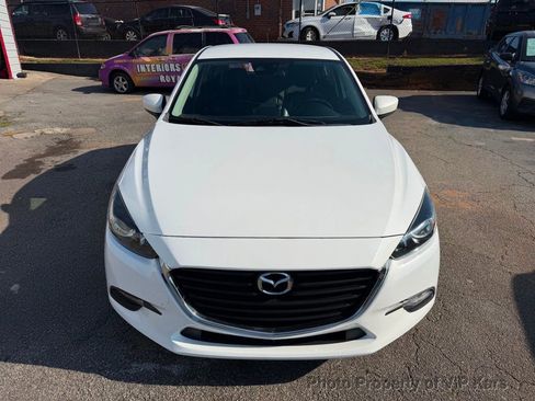 Used 2018 MAZDA MAZDA3 Touring FWD image 2