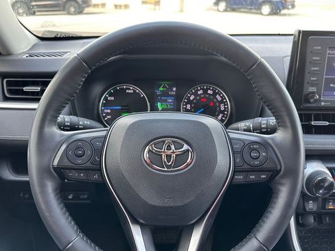 Used 2022 Toyota RAV4 XLE Premium AWD/4WD image 26