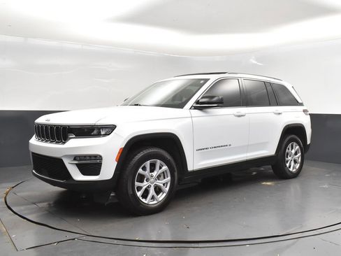 Used 2022 Jeep Grand Cherokee Limited image 3