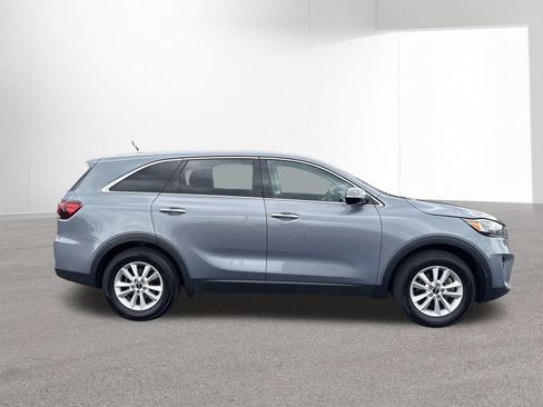 Used 2019 Kia Sorento L FWD image 9