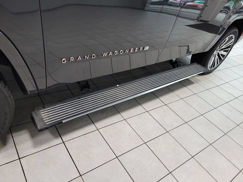 Certified 2024 Jeep Grand Wagoneer L Series III AWD/4WD image 33