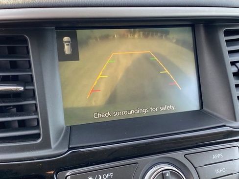 Used 2020 Nissan Pathfinder S image 9